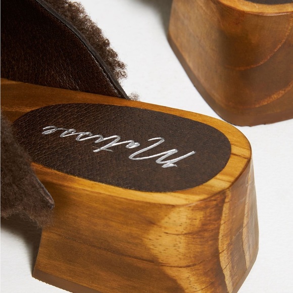 Matisse Sherpa Clogs/ Anthropologie - Picture 3 of 9